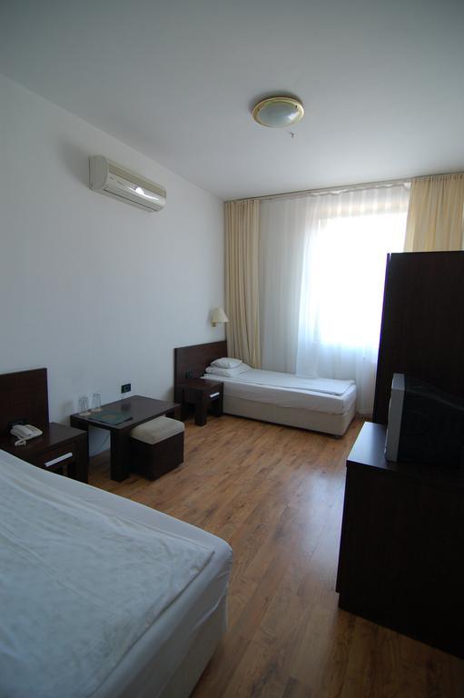 Hotel Zamak Inter Omurtag Room photo